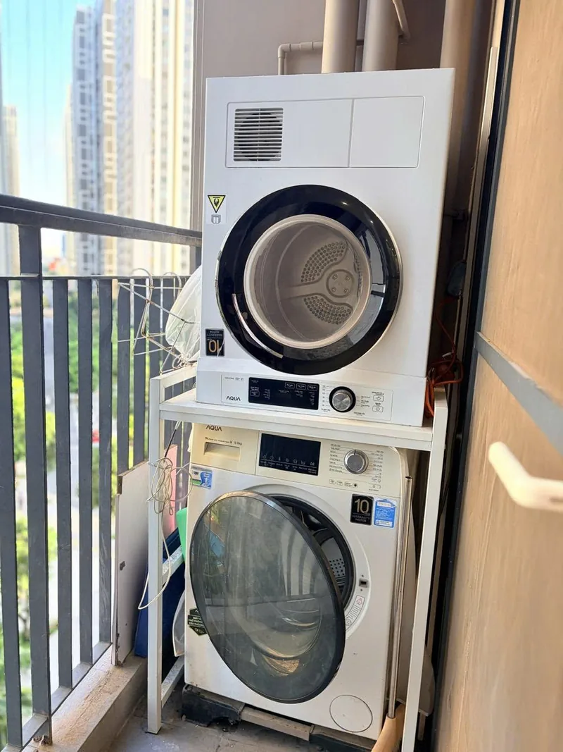 Cho thuê 1 Ngủ + S303 Vinhomes Smart City 43m2