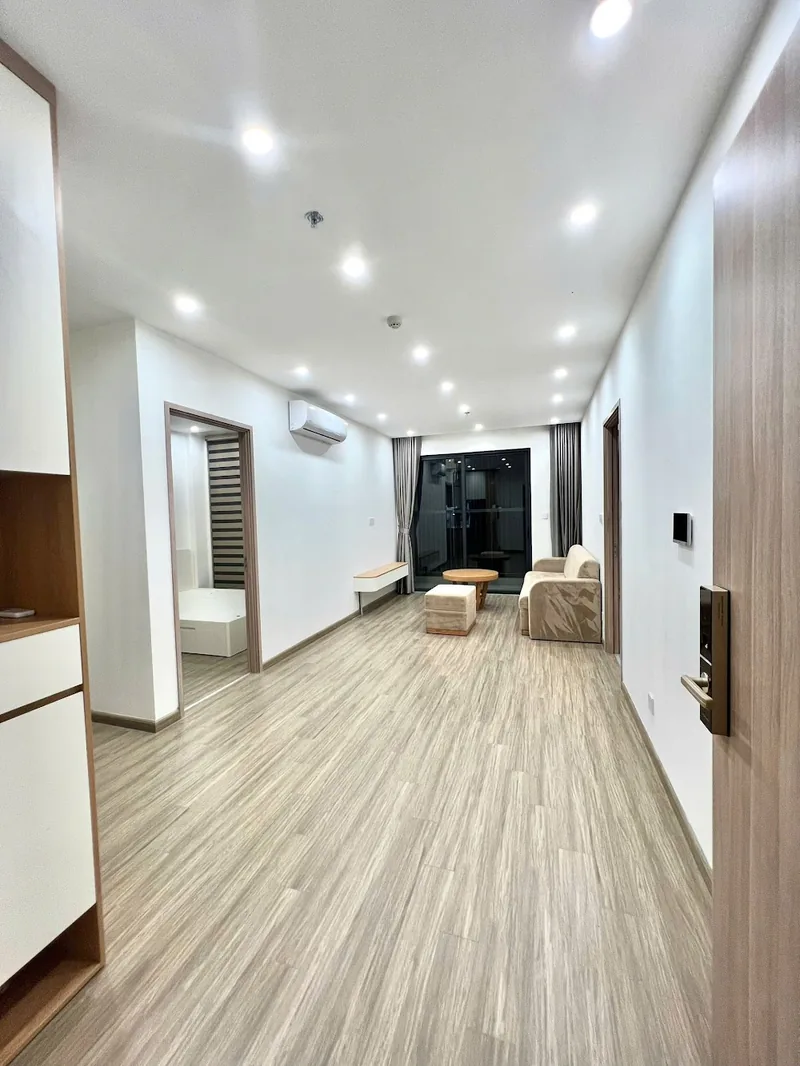 Cho thuê 2 Ngủ TC2 Vinhomes Smart City 62m2