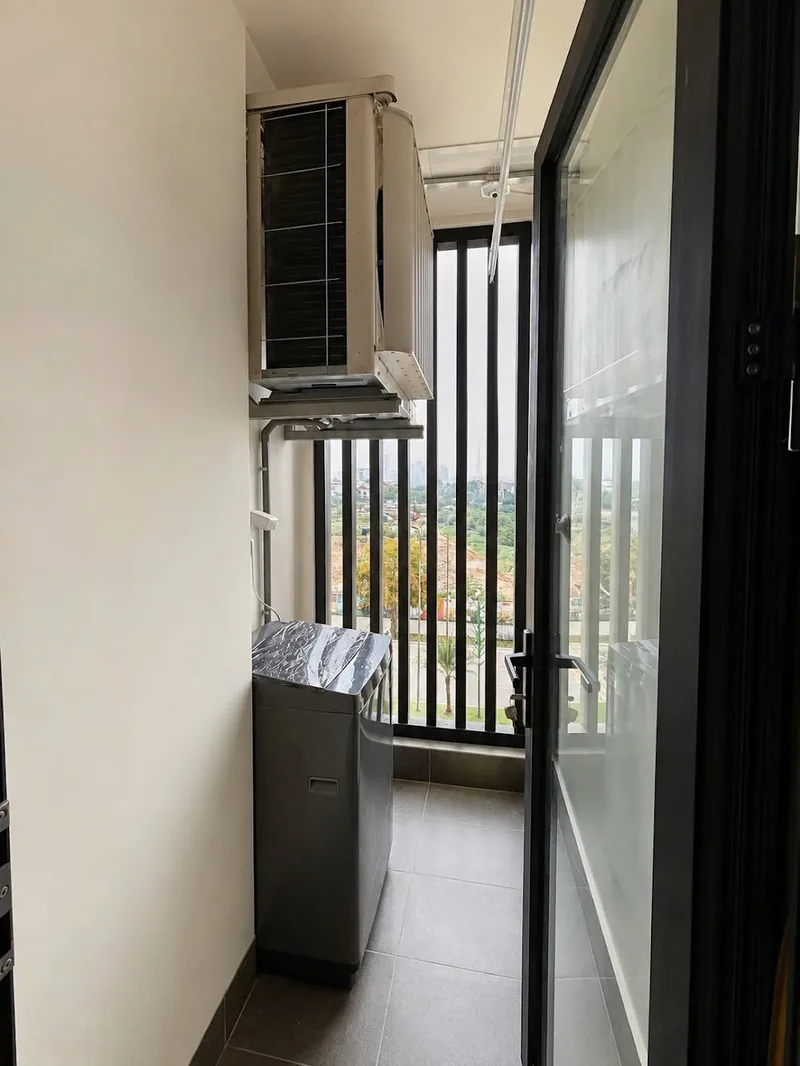 Cho thuê 2 Ngủ + MasB Vinhomes Smart City 64m2