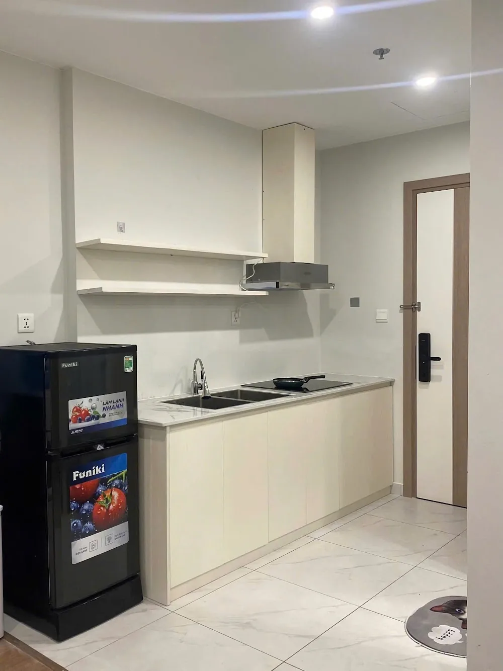 khu bếp căn hộ studio vinhomes smart city cho thuê