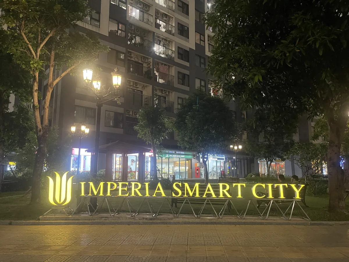 biển hiệu cho thuê căn hộ imperia smart city tây mỗ ban đêm