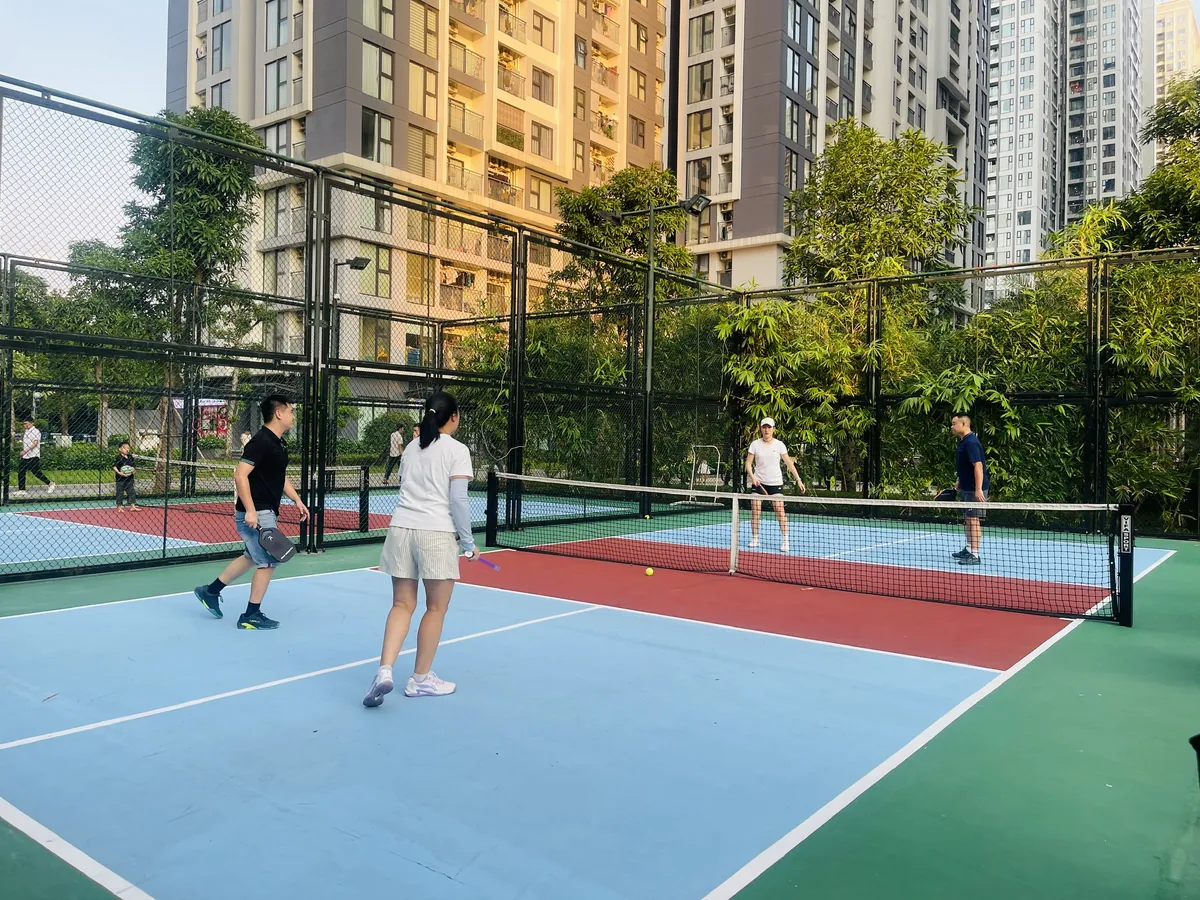 sân pickleball nội khu cho thuê căn hộ imperia smart city